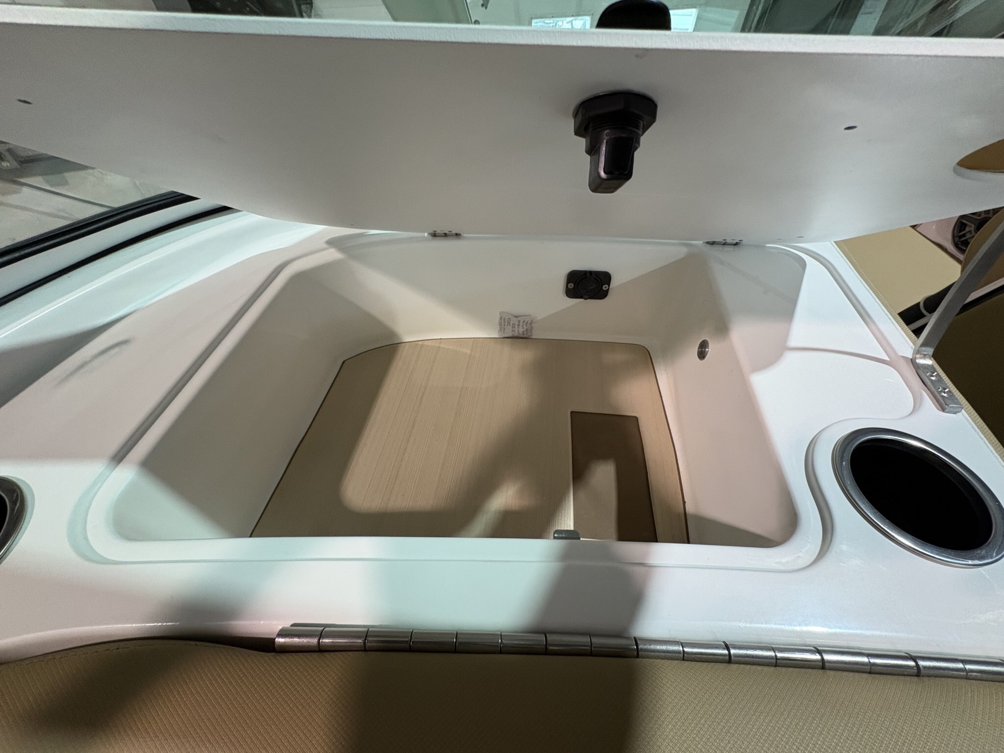 2025 MB SPORTS Tomcat F22' Alpha