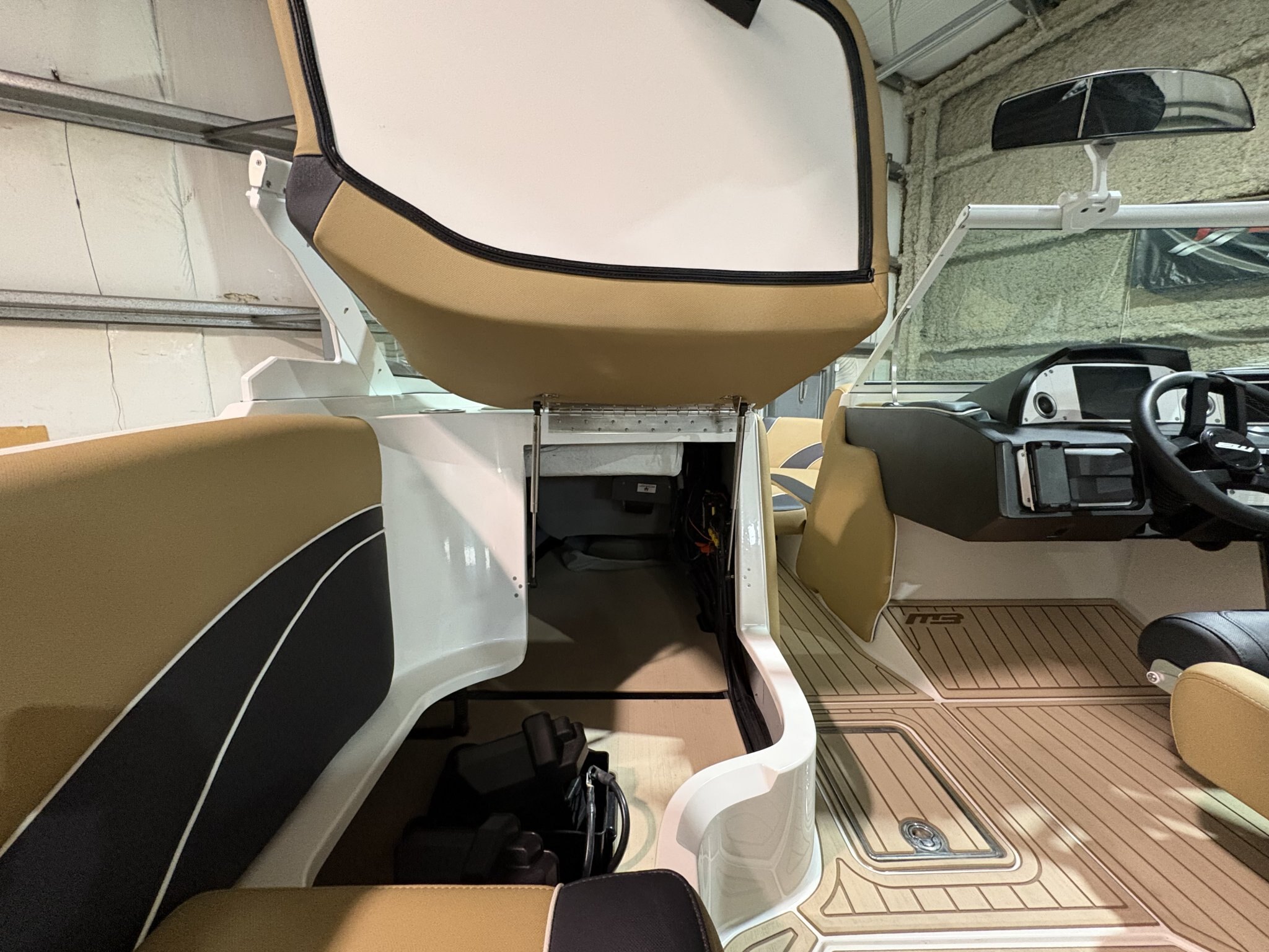 2025 MB SPORTS Tomcat F22' Alpha