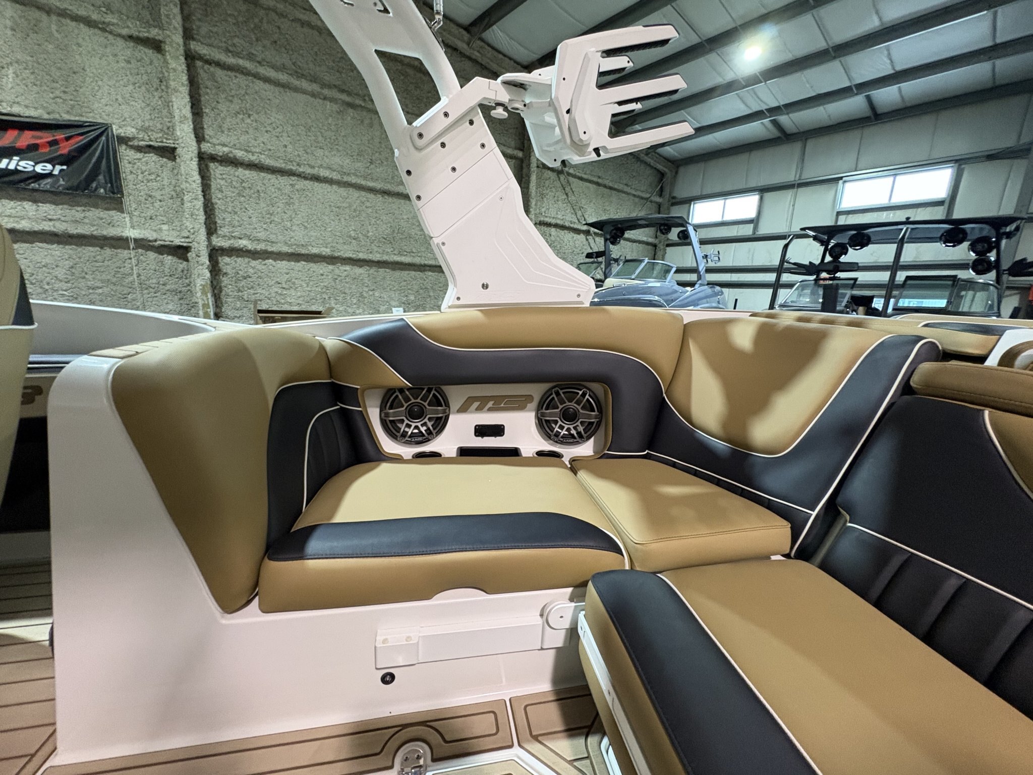 2025 MB SPORTS Tomcat F22' Alpha