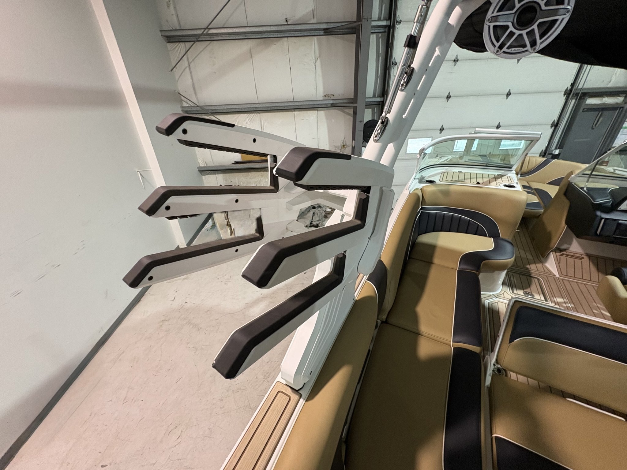 2025 MB SPORTS Tomcat F22' Alpha