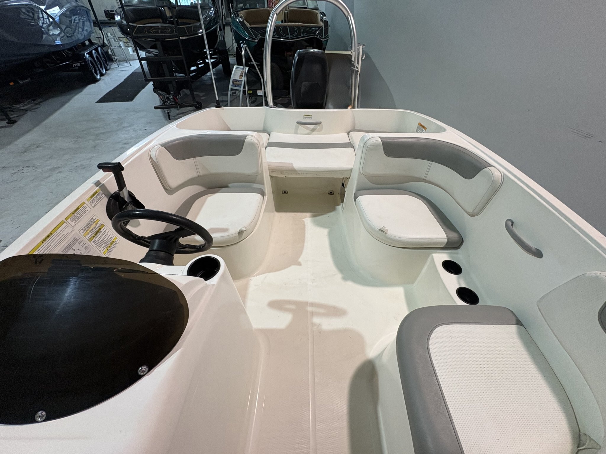 2014 Bayliner Element 16