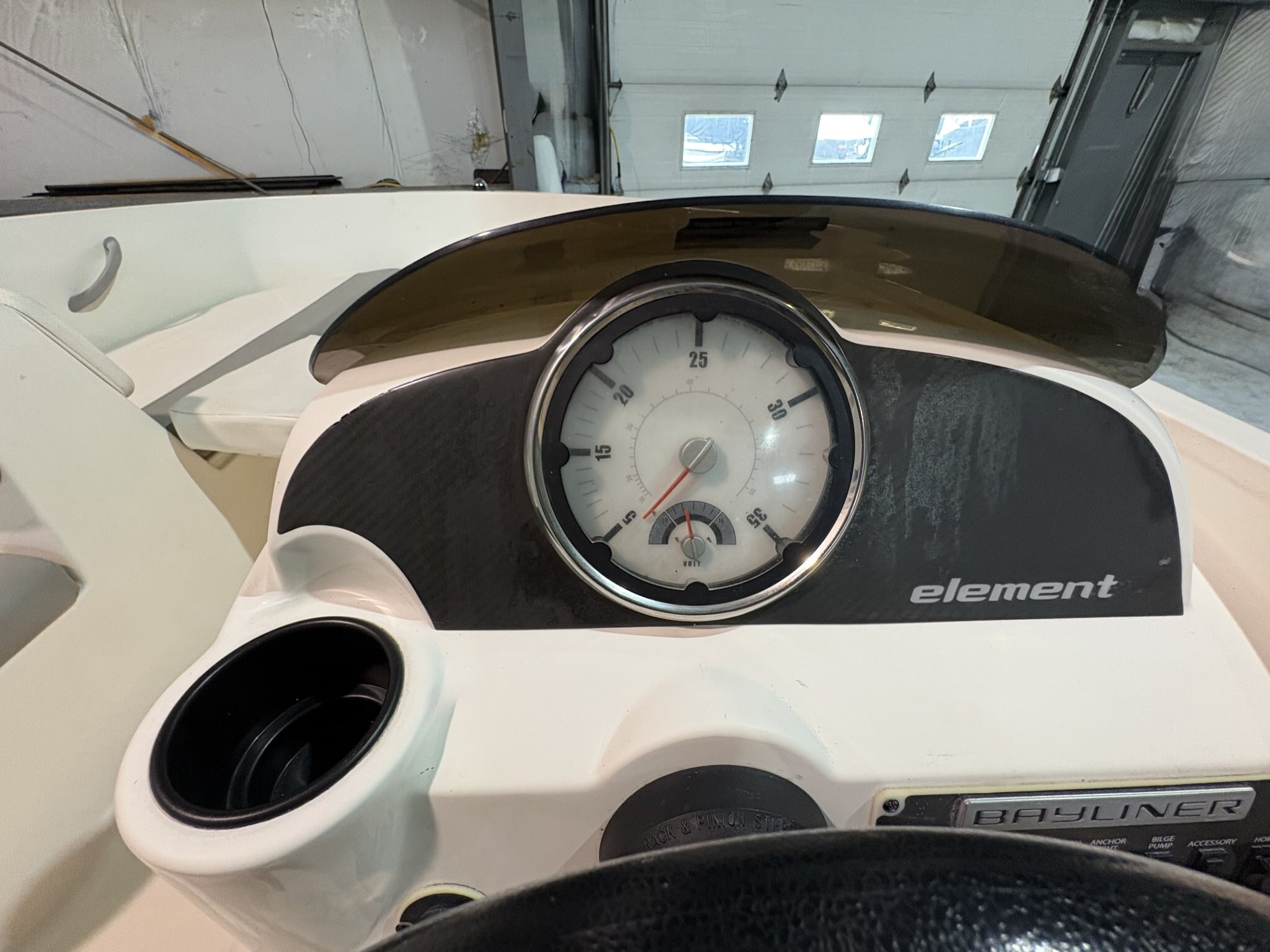 2014 Bayliner Element 16