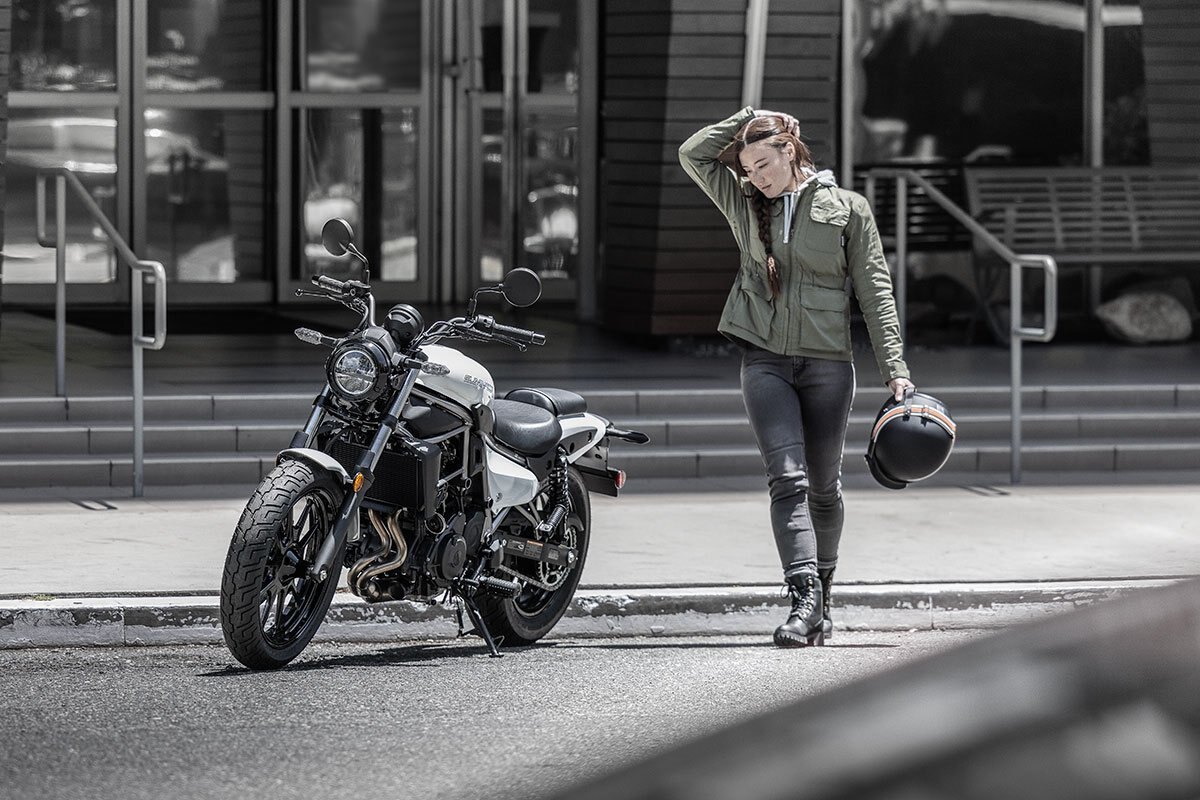 2024 Kawasaki ELIMINATOR 500 PEARL ROBOTIC WHITE