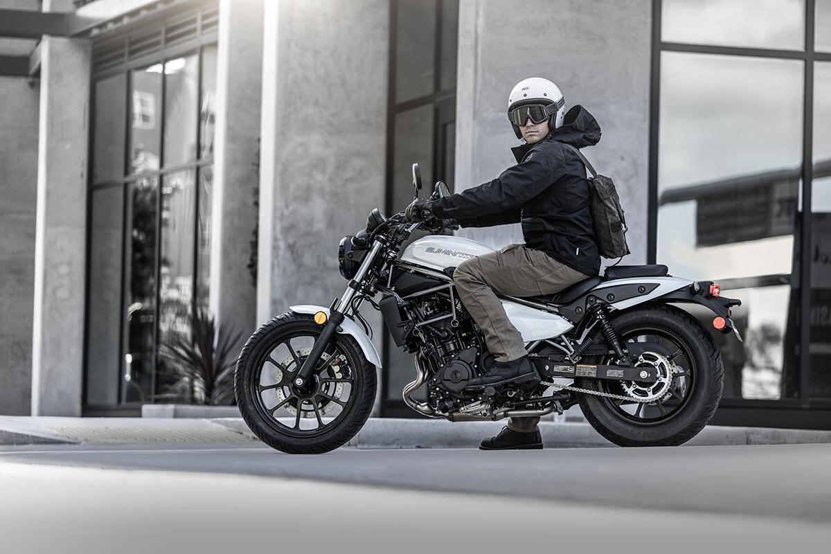 2024 Kawasaki ELIMINATOR 500 PEARL ROBOTIC WHITE