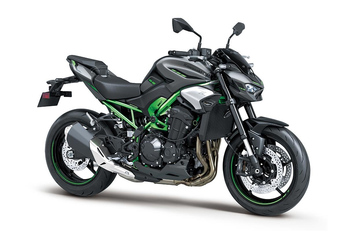2025 Kawasaki Z900 Met. Matte Graphene Steel Gray / Met. Flat Spark Black / Candy Flat Blazed Green