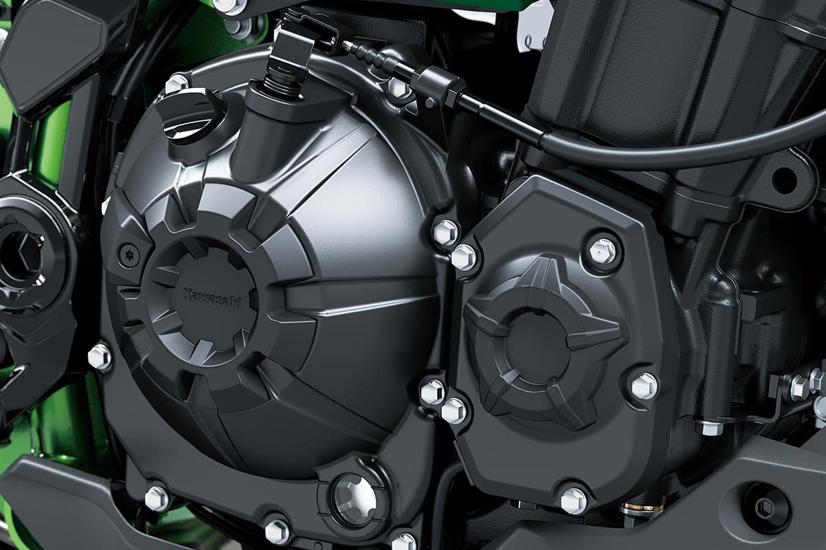 2025 Kawasaki Z900 Met. Matte Graphene Steel Gray / Met. Flat Spark Black / Candy Flat Blazed Green