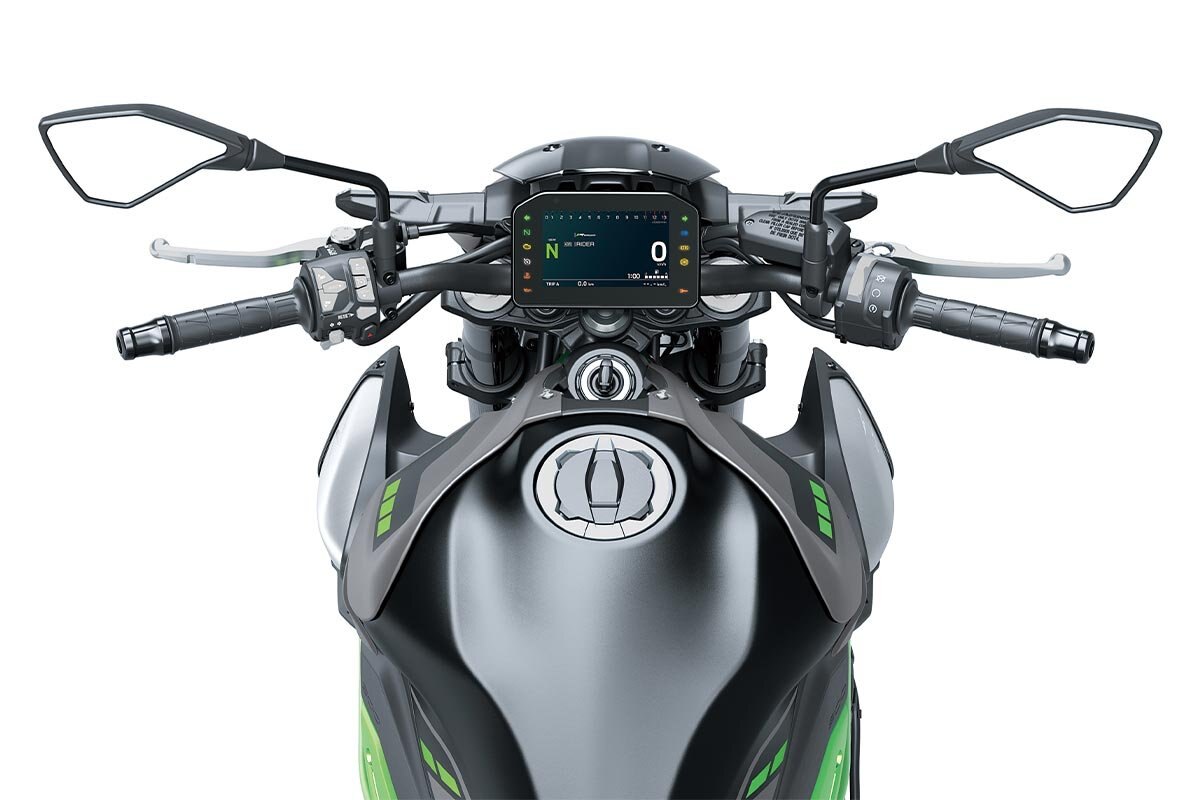 2025 Kawasaki Z900 Met. Matte Graphene Steel Gray / Met. Flat Spark Black / Candy Flat Blazed Green