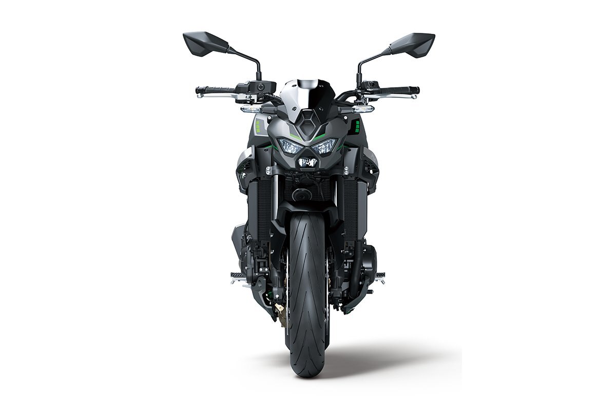 2025 Kawasaki Z900 Met. Matte Graphene Steel Gray / Met. Flat Spark Black / Candy Flat Blazed Green