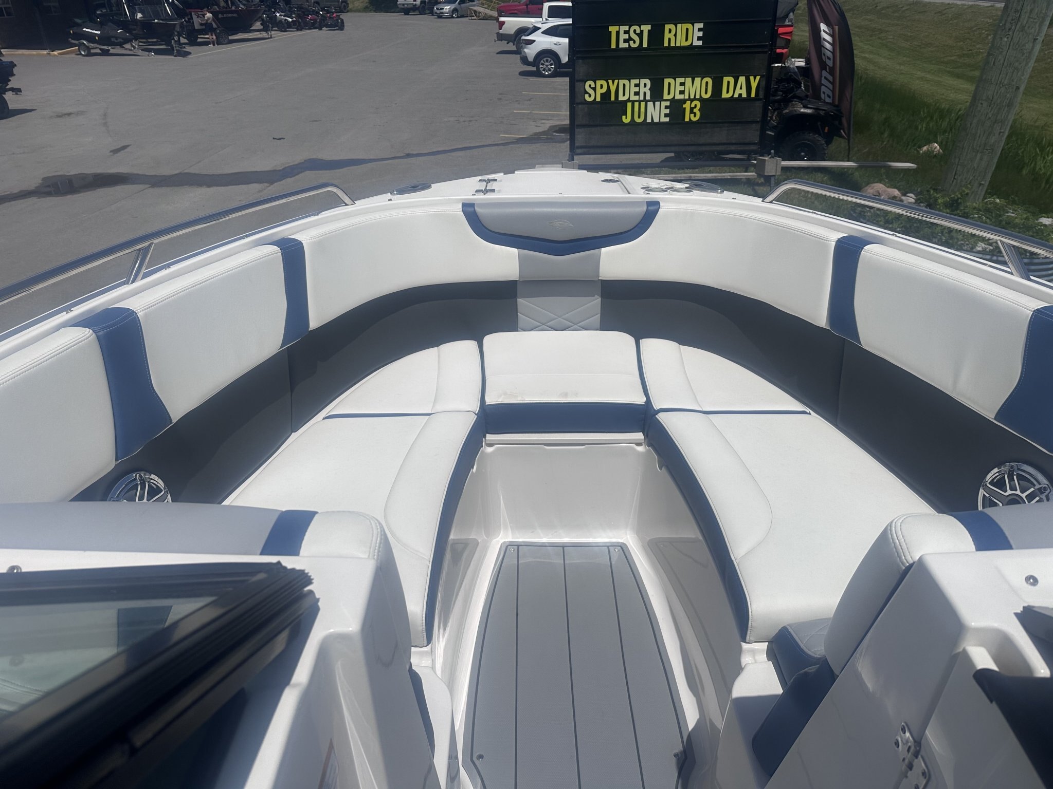 2024 Chaparral 270 OSX DEMO w/Yamaha 300 HP 4 Stroke