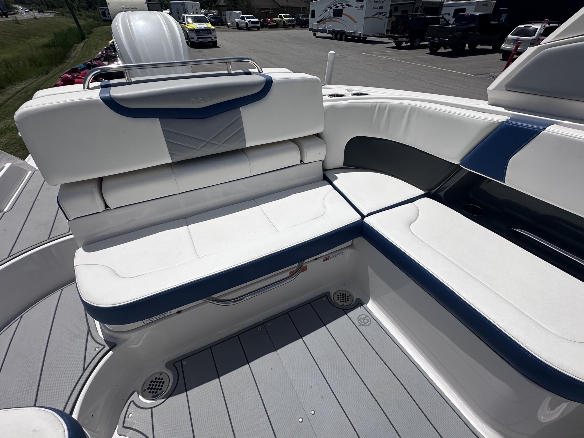2024 Chaparral 270 OSX DEMO w/Yamaha 300 HP 4 Stroke