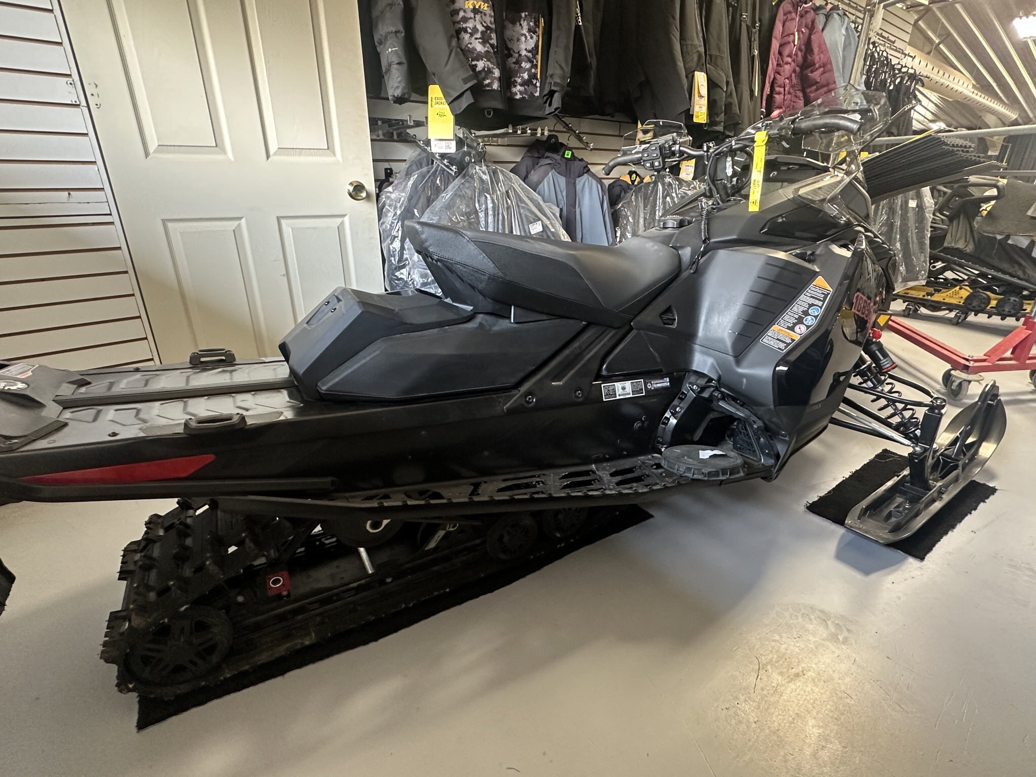 2026 Ski Doo MXZ X Rotax® 850 E TEC 129