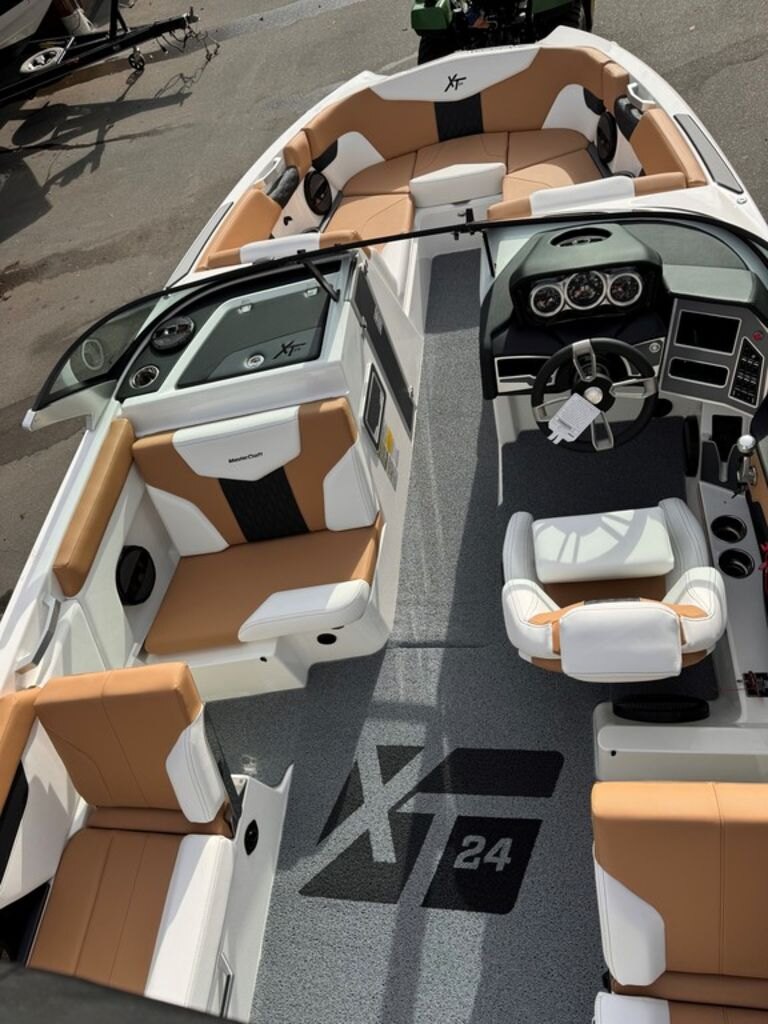 2024 MasterCraft XT24