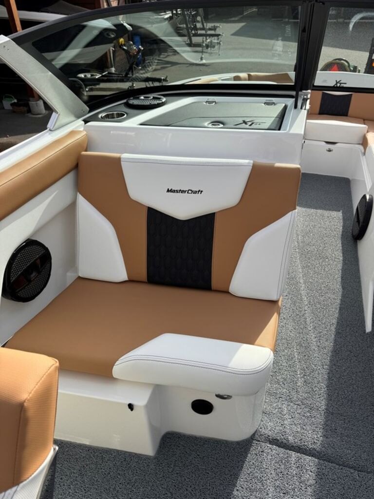 2024 MasterCraft XT24