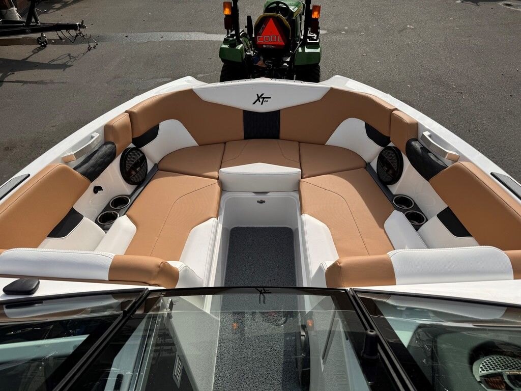 2024 MasterCraft XT24