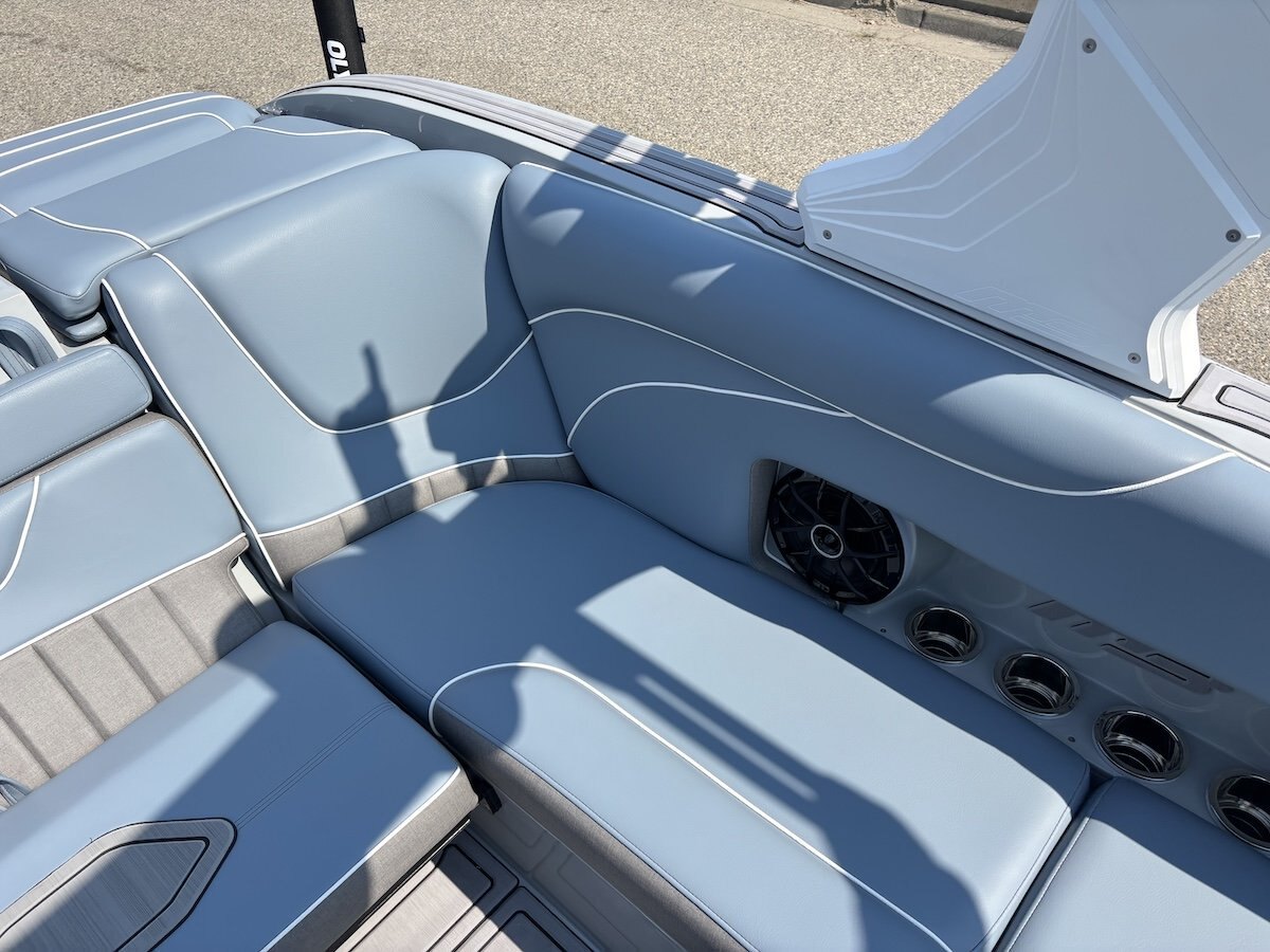 2027 MB Sports ALPHA B52 23