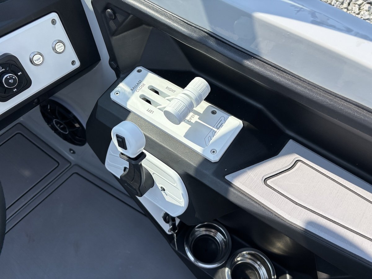 2027 MB Sports ALPHA B52 23