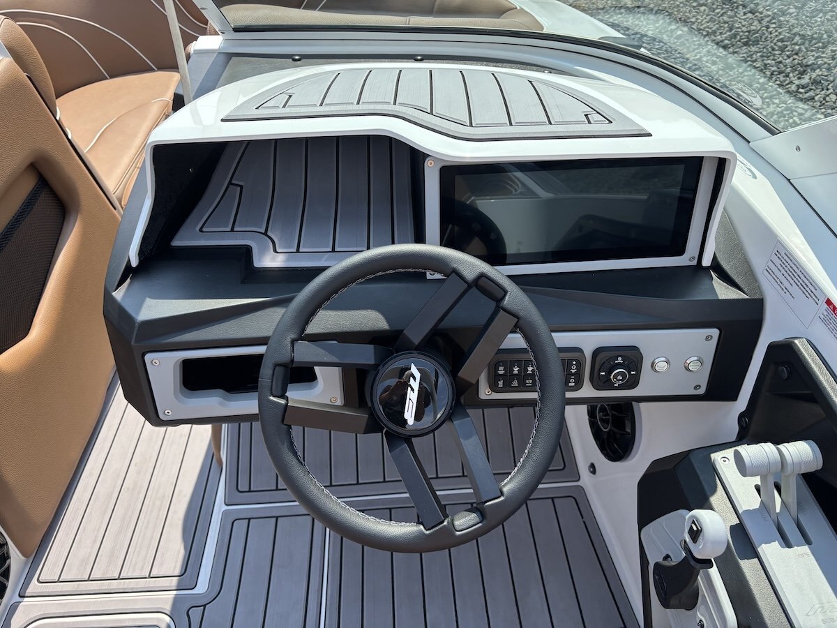 2027 MB Sports ALPHA B52 23