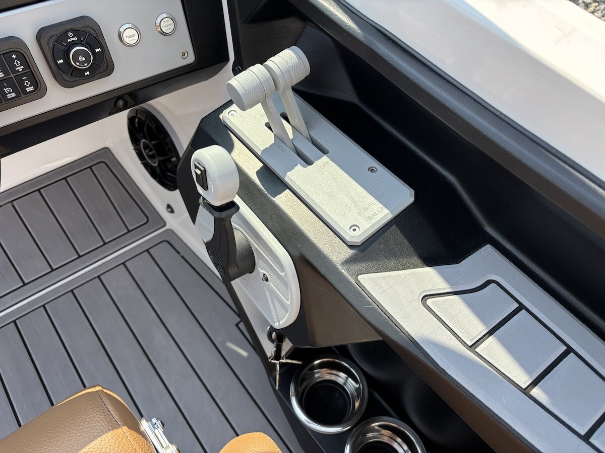 2027 MB Sports ALPHA B52 23