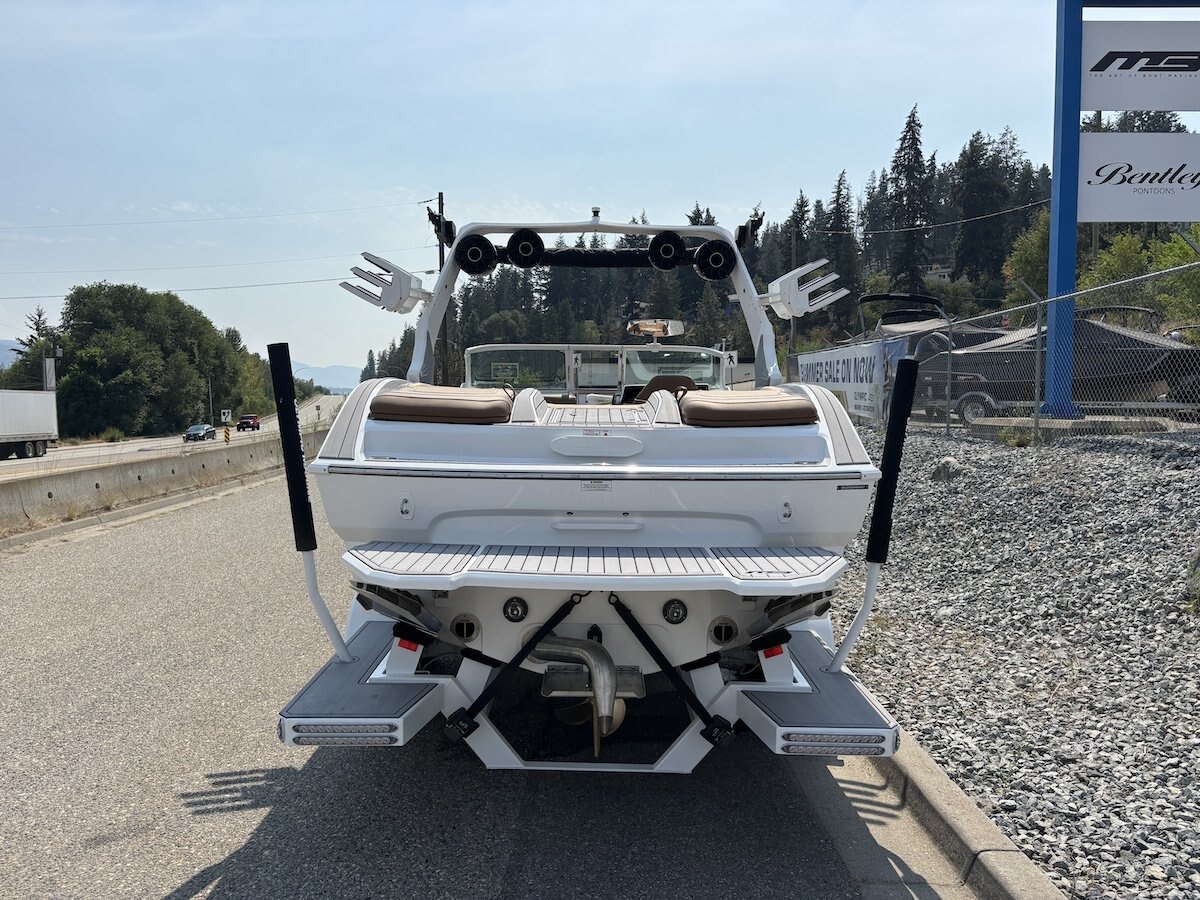 2027 MB Sports ALPHA B52 23