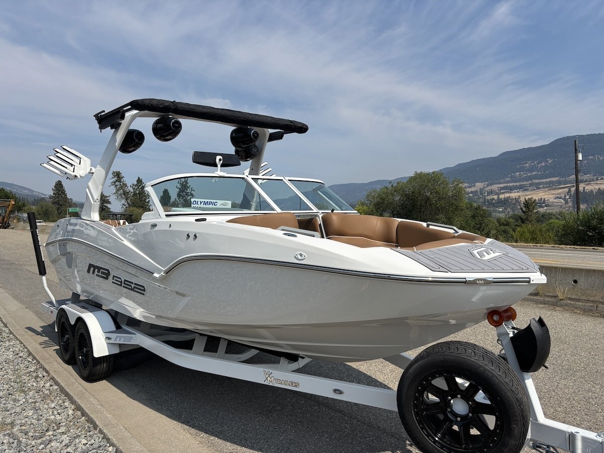 2027 MB Sports ALPHA B52 23