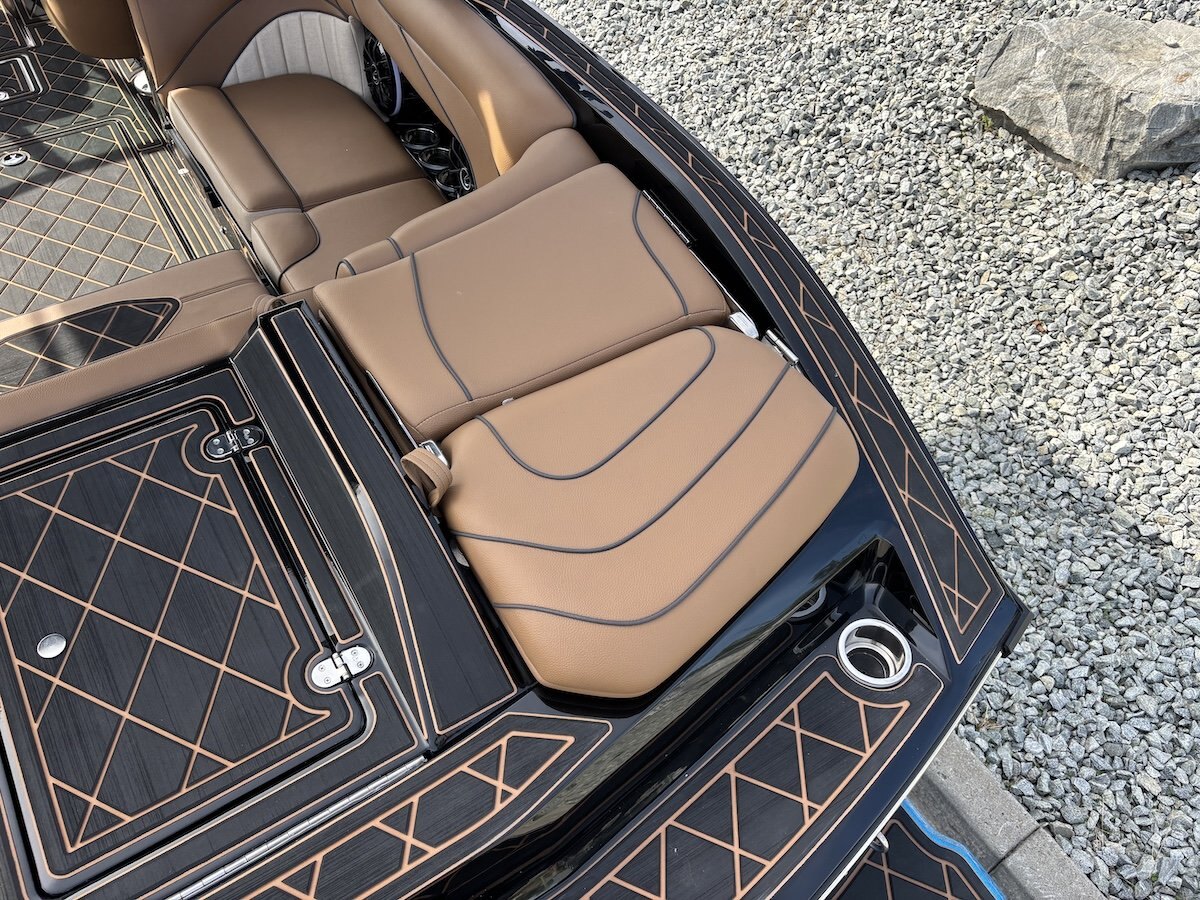 2027 MB Sports ALPHA B52 23