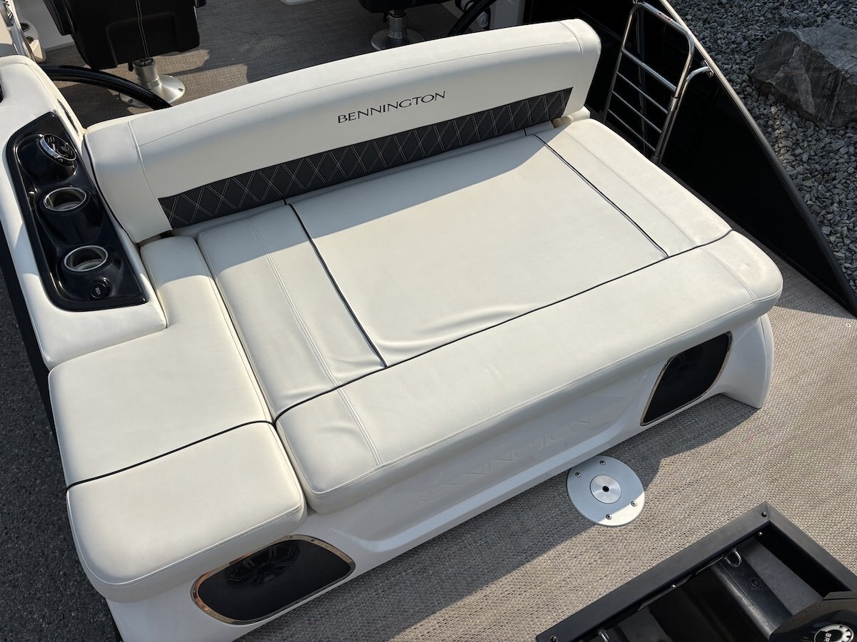 2018 Bennington 25QX