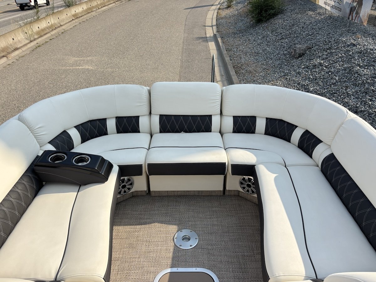 2018 Bennington 25QX