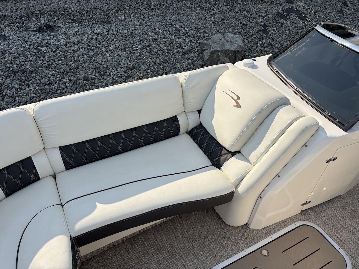 2018 Bennington 25QX