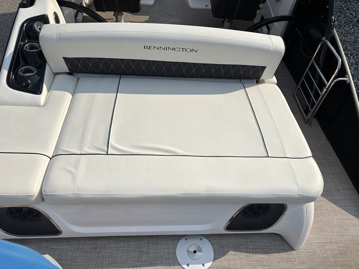2018 Bennington 25QX