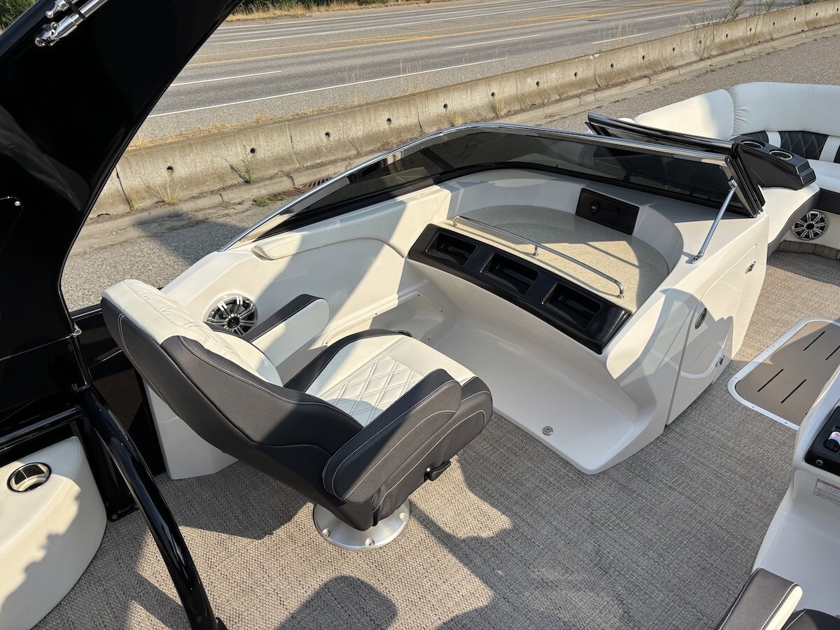 2018 Bennington 25QX