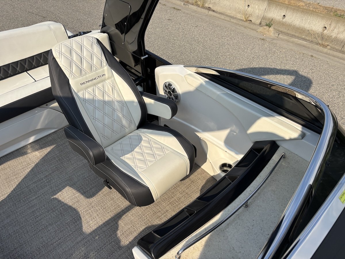 2018 Bennington 25QX