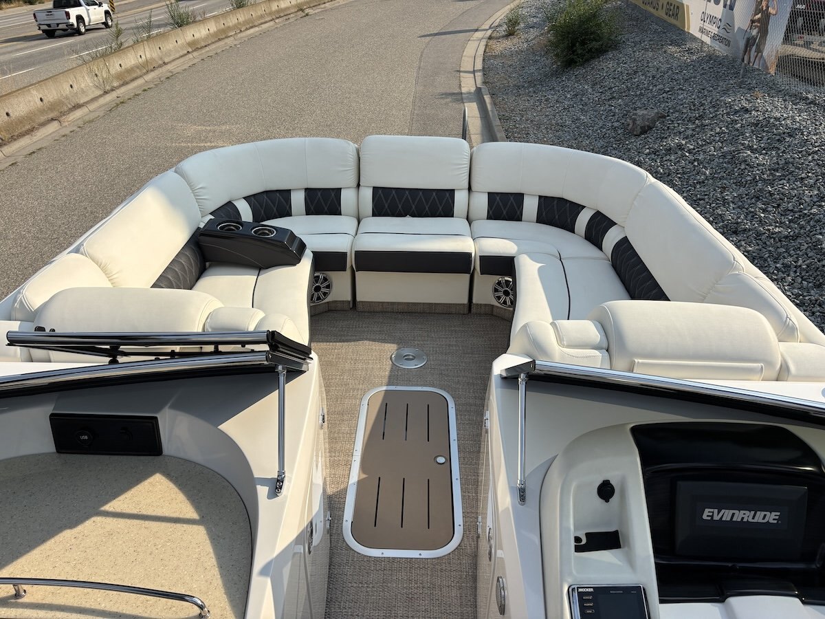 2018 Bennington 25QX