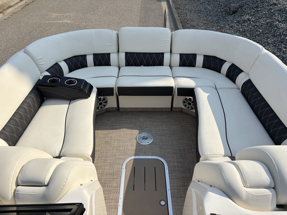 2018 Bennington 25QX