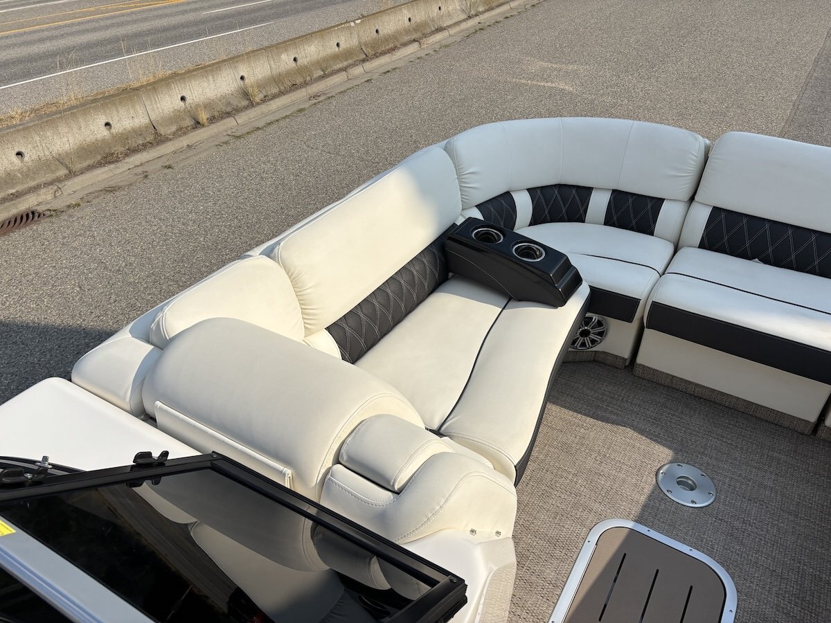 2018 Bennington 25QX