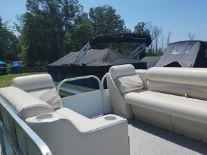 18 custom Cruise Pontoon