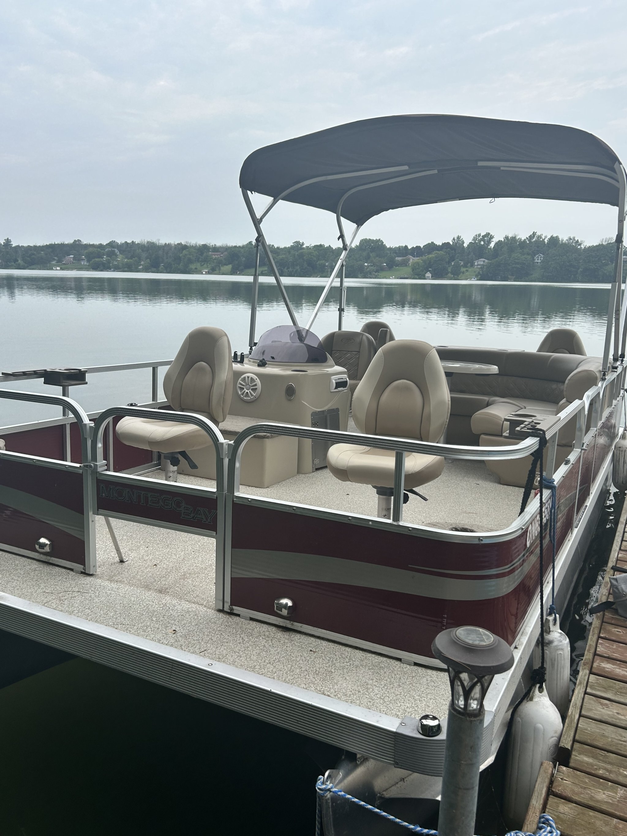 F8520 4 Point Montego Bay, 90 Hp Suzuki Package