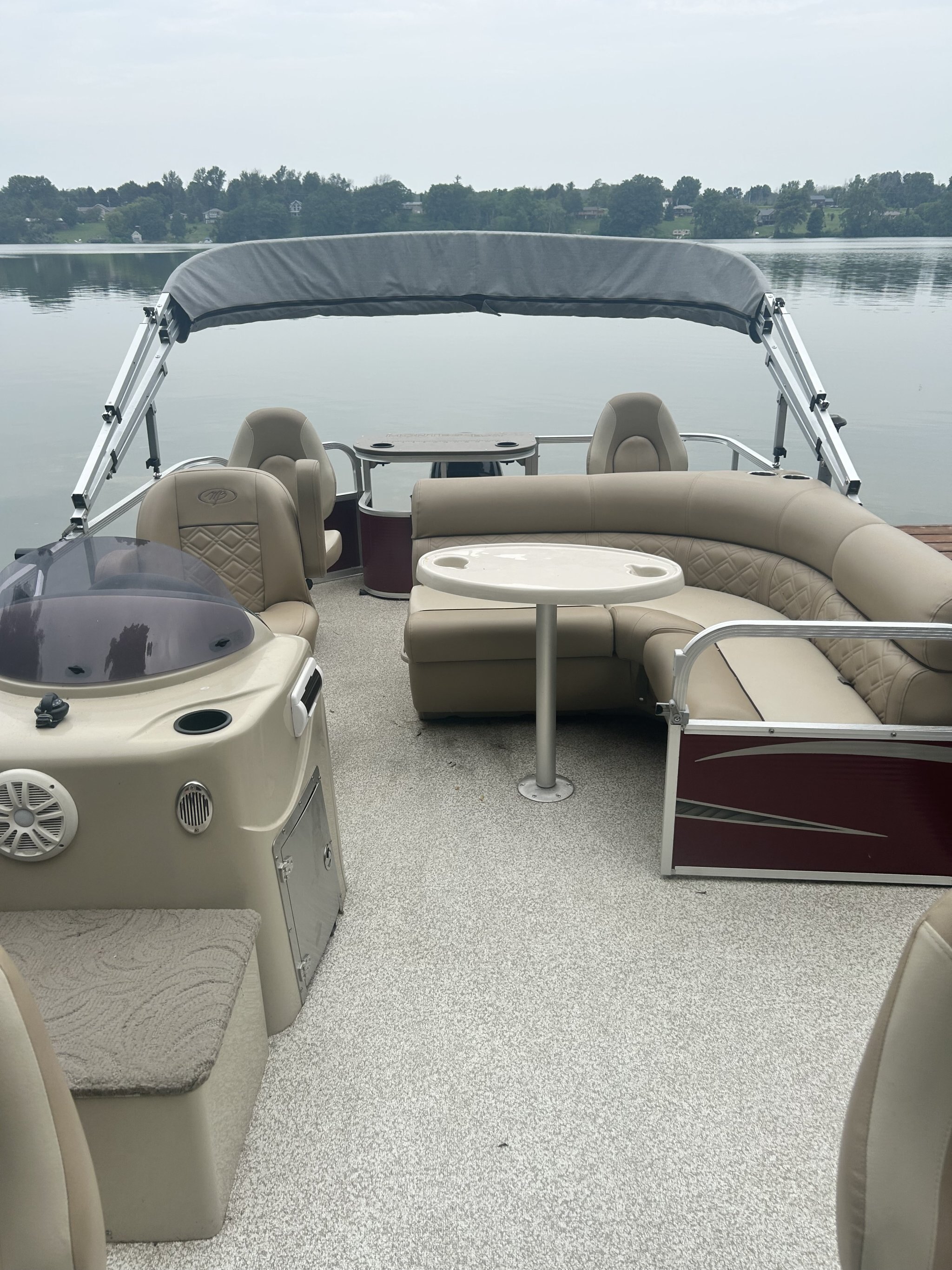 F8520 4 Point Montego Bay, 90 Hp Suzuki Package