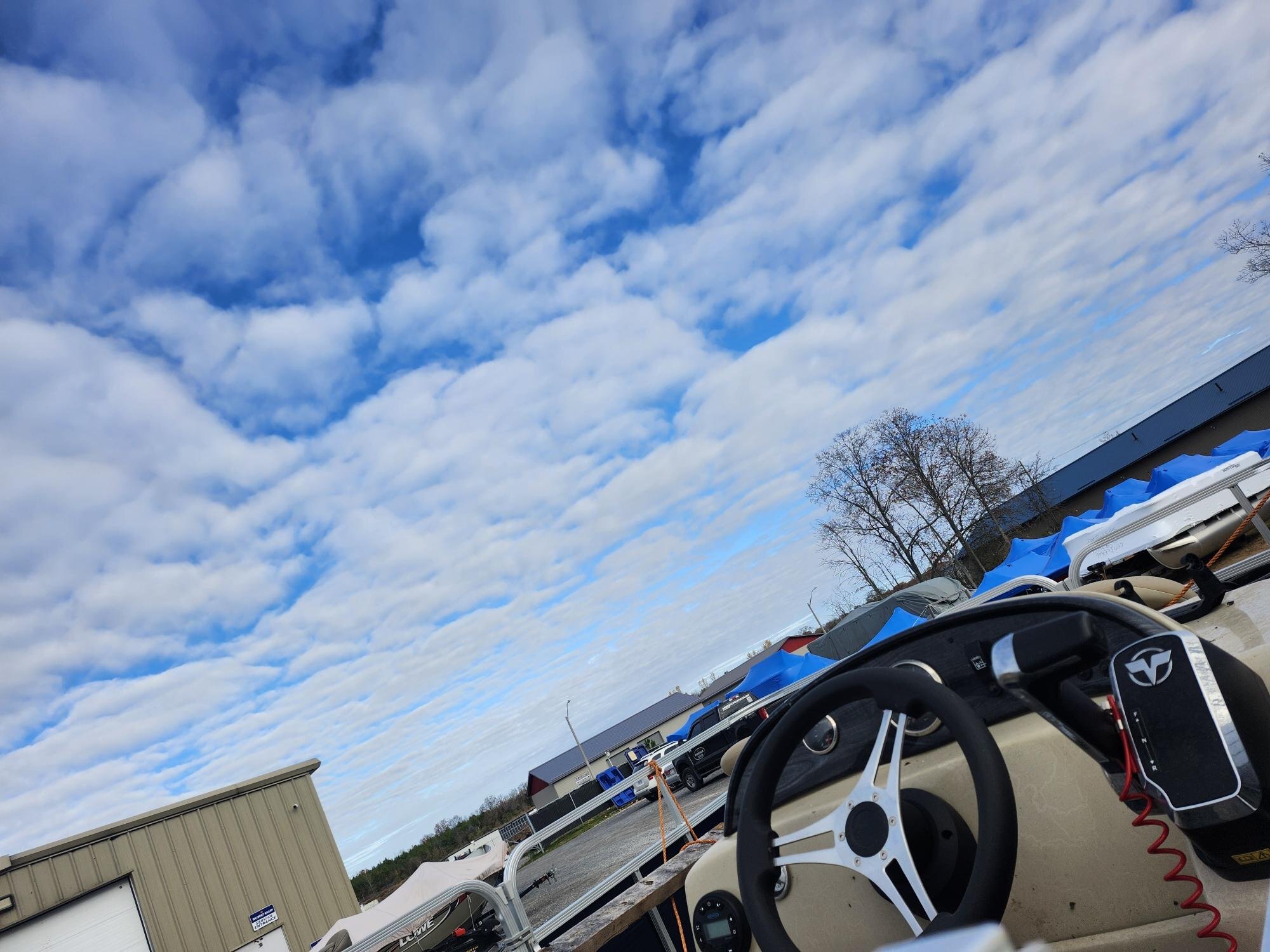 F8516 Pontoon 40 Hp Trailer Package