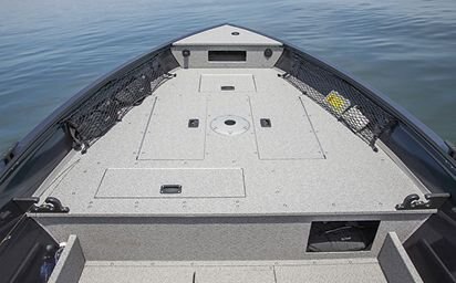 Crestliner 1650 Discovery TILLER Silver exterior