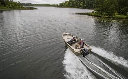 Crestliner 1650 Discovery TILLER Silver exterior