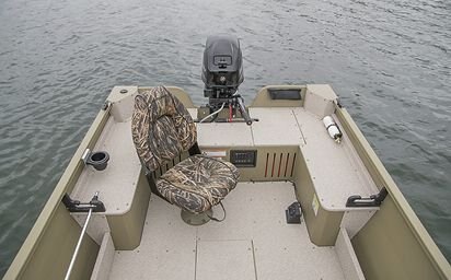 Crestliner 1650 Discovery TILLER Silver exterior