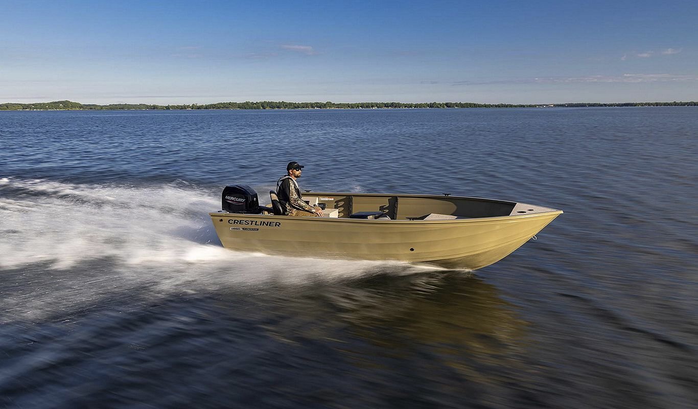 Crestliner 1650 Kodiak Black exterior