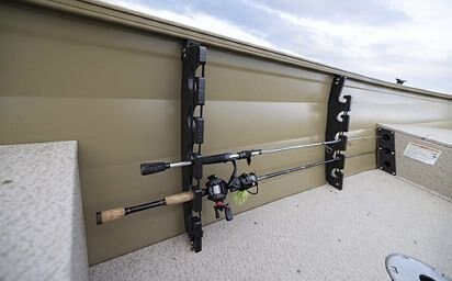 Crestliner 1650 Kodiak Tiller Black exterior