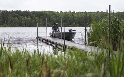 Crestliner 1650 Kodiak Tiller Black exterior