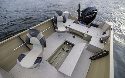 Crestliner 1650 Kodiak Tiller Black exterior