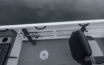 Crestliner 1850 Kodiak Fire Red exterior