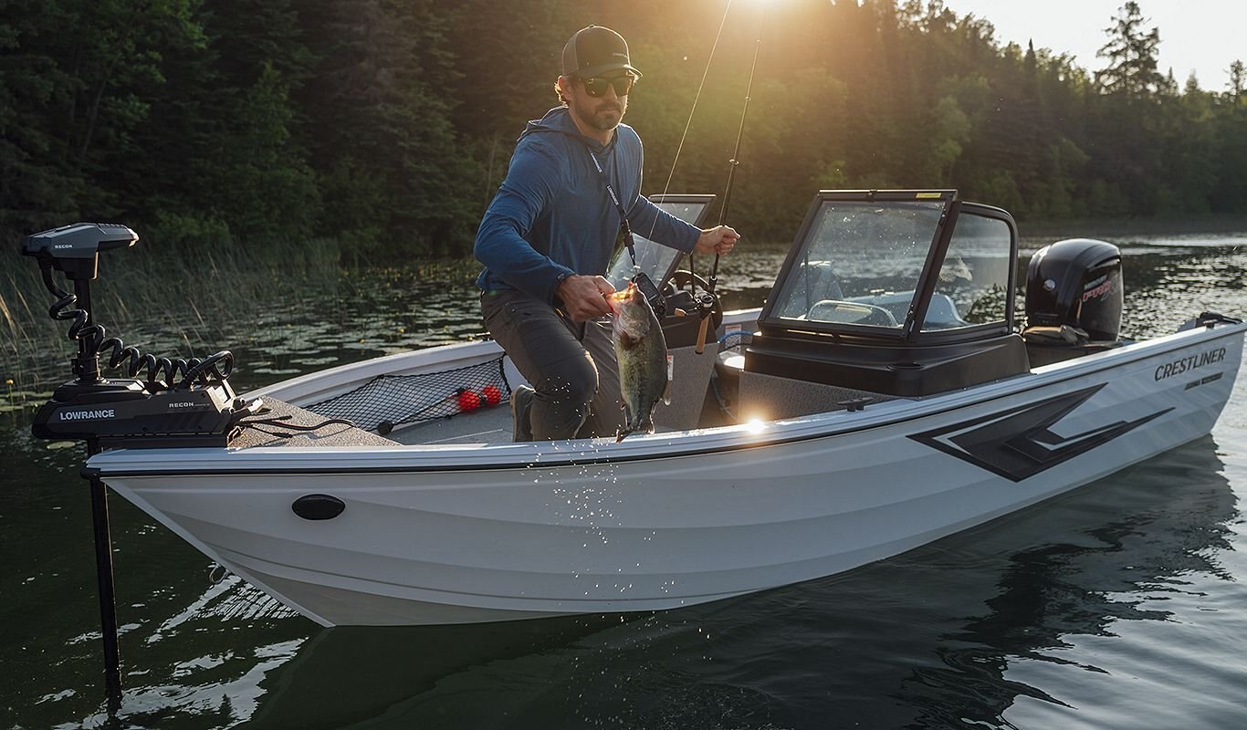 Crestliner 1850 Kodiak Tiller Silver exterior