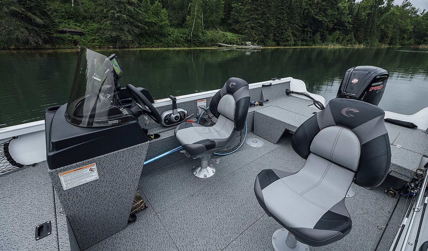Crestliner 1850 Kodiak Tiller Silver exterior