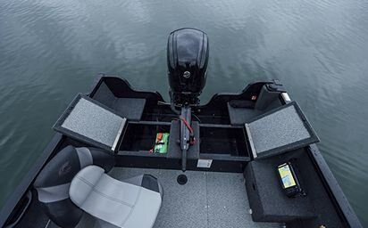 Crestliner 1850 Kodiak Tiller Silver exterior