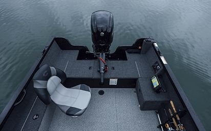 Crestliner 1850 Kodiak Tiller Silver exterior